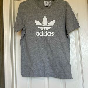 Men’s Adidas T-shirt, gray size medium
